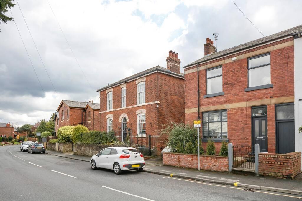 Atrium House Guest House Hazel Grove Exterior foto